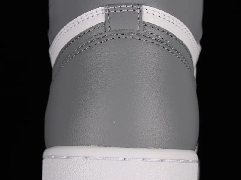 All categories Air Jordan Jordan series basketball shoes Air Jordan 1 High Pure original Air Jordan 1 High OG "Stealth" AJ1 Joe 1 white gray 555088-037